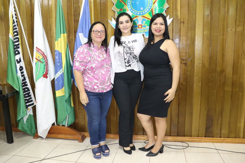 Com a posse da vereadora Tânia Deocleciano, bancada feminina da Câmara de Terra Nova entra para a história com 3 mulheres no Legislativo