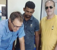 Reginaldo da Uru toma posse como vereador em Terra Nova por 4 meses no lugar de Flávio Freitas